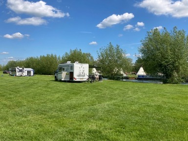 Friars-Court-Caravan-Sites-Responsive